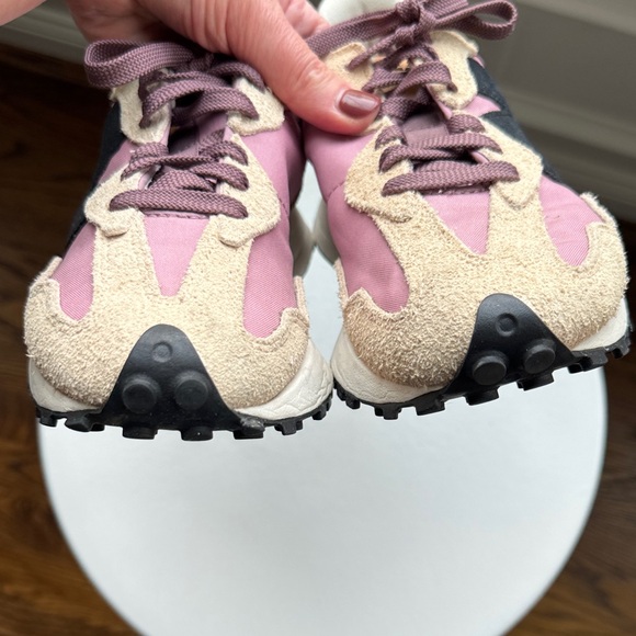 New Balance Women's 327 Sneakers Size 8.5 - Picture 7 of 16